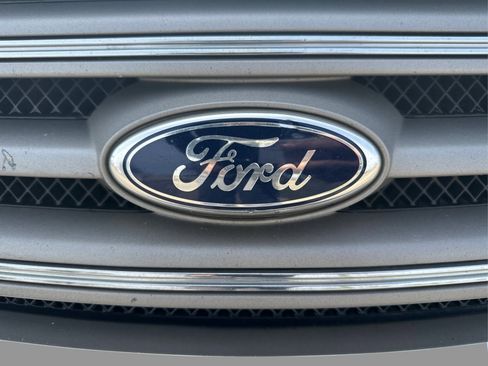 Used 2019 Ford Taurus SEL AWD/4WD image 43
