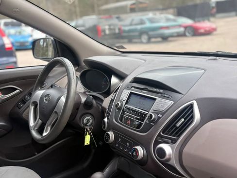 Used 2010 Hyundai Tucson GLS FWD image 22