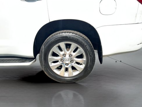 Used 2011 Toyota Sequoia Platinum AWD/4WD image 35