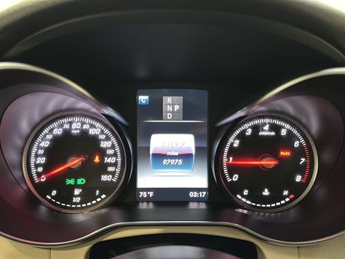 Used 2019 Mercedes-Benz GLC 300 4MATIC image 27