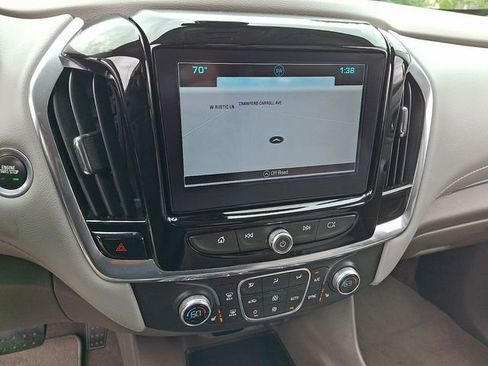 Used 2018 Chevrolet Traverse LT FWD image 18