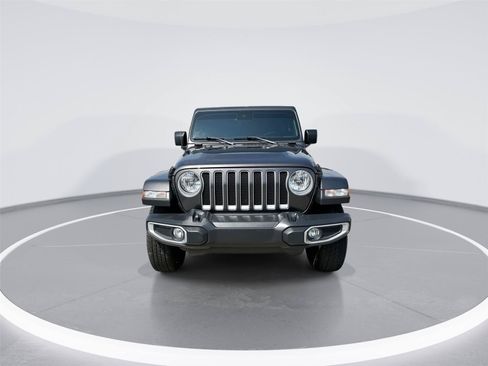 Used 2020 Jeep Wrangler Unlimited Sahara AWD/4WD image 3