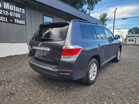 Used 2013 Toyota Highlander SE AWD/4WD image 3