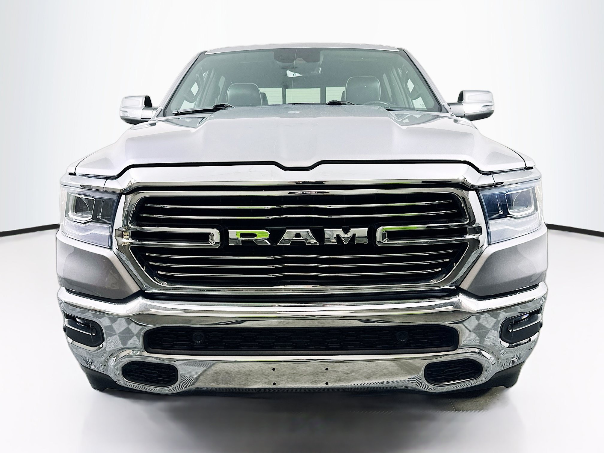 Used 2024 RAM 1500 Laramie AWD/4WD image 2