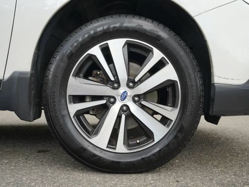 Used 2018 Subaru Outback 2.5i Limited w/ Popular Package #2 AWD/4WD image 18