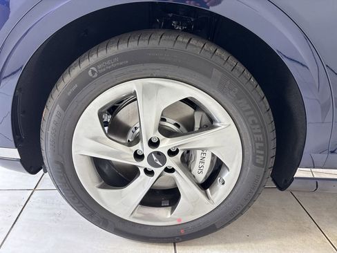 New 2026 Genesis GV70 2.5T Advanced AWD/4WD image 11