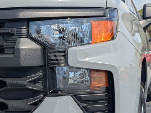 Used 2025 Chevrolet Silverado 1500 Custom image 27