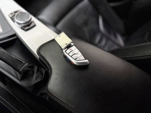 Used 2018 BMW M3 image 28