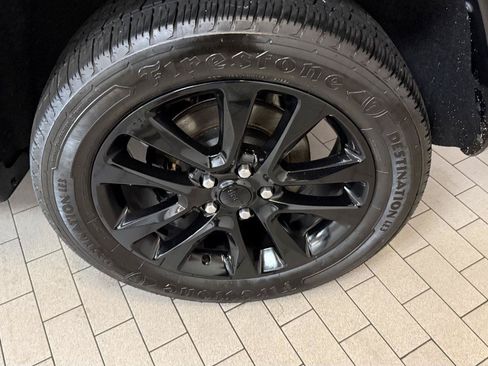 Used 2018 Jeep Grand Cherokee Altitude AWD/4WD image 28