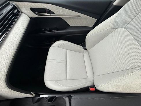 Used 2025 Toyota Camry XLE w/ Premium Package image 22