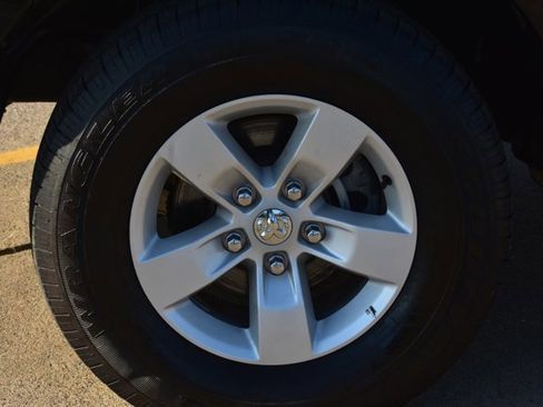 Used 2024 RAM 1500 Classic SLT image 9