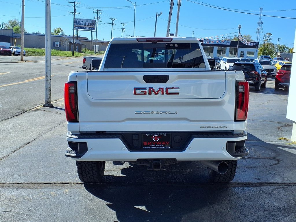 Used 2024 GMC Sierra 2500 Denali w/ Technology Package AWD/4WD image 5