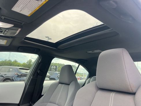 Used 2022 Toyota Corolla SE FWD image 12