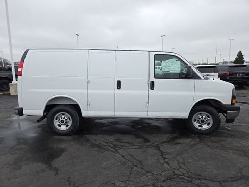 New 2026 GMC Savana 2500 w/ Driver Convenience Package RWD image 13