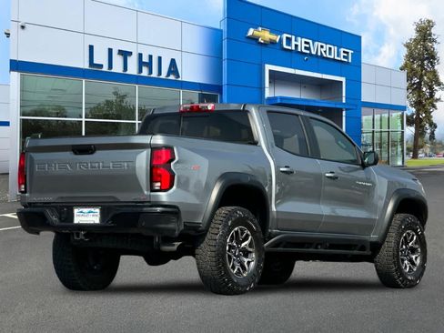 Used 2026 Chevrolet Colorado ZR2 w/ Technology Package AWD/4WD image 2