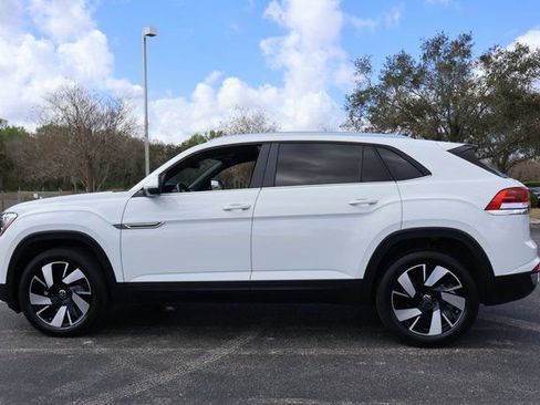 Certified 2025 Volkswagen Atlas Cross Sport SE image 4