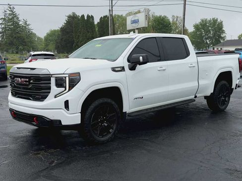 Used 2024 GMC Sierra 1500 AT4 w/ Technology Package AWD/4WD image 4