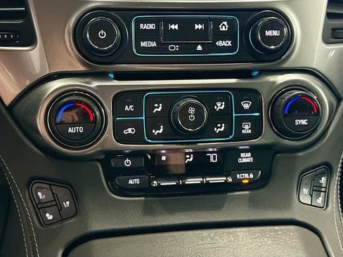 Used 2020 Chevrolet Tahoe Premier AWD/4WD image 17