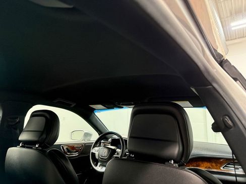 Used 2019 Lincoln Continental Premiere image 17
