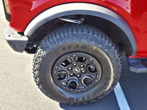 Used 2022 Ford Bronco Wildtrak image 8