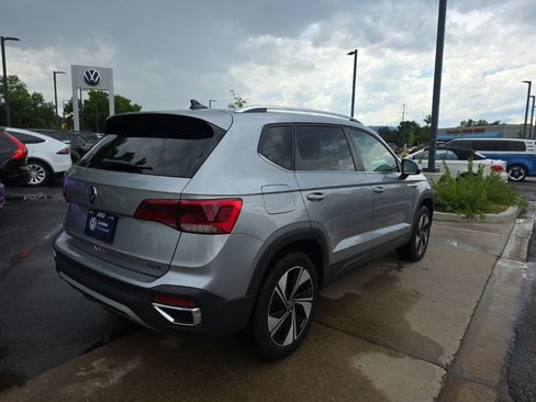 Certified 2023 Volkswagen Taos SE AWD/4WD image 6