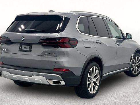 Used 2026 BMW X5 sDrive40i w/ Executive Package RWD image 2