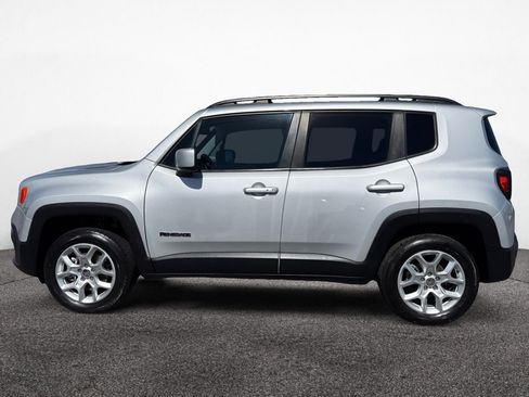 Used 2018 Jeep Renegade Latitude w/ Popular Equipment Group AWD/4WD image 2