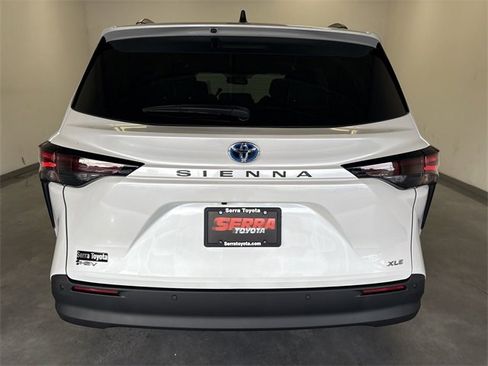 New 2025 Toyota Sienna XLE image 12