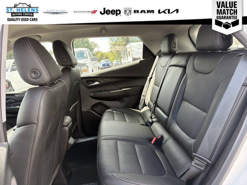 Used 2022 Chevrolet Bolt LT w/ Infotainment Package FWD image 13