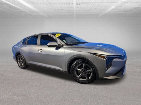 Used 2025 Kia K4 FWD image 3