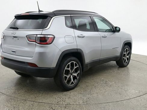 Used 2025 Jeep Compass Limited AWD/4WD image 9