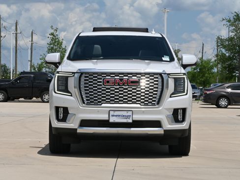 Used 2024 GMC Yukon Denali RWD image 3