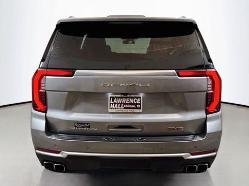 Used 2025 GMC Yukon XL Denali AWD/4WD image 5