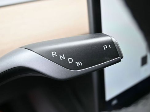 Used 2023 Tesla Model Y Long Range image 23