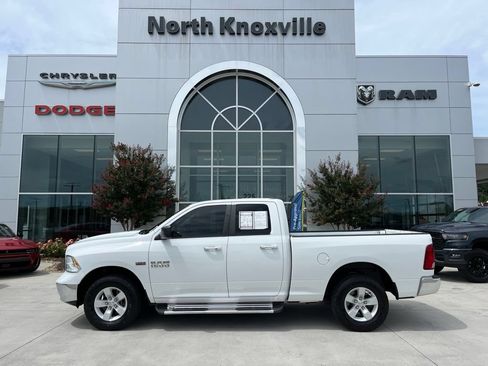 Used 2016 RAM 1500 Classic SLT AWD/4WD image 2