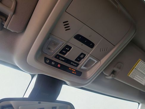 Used 2021 Chevrolet Equinox LT FWD image 23