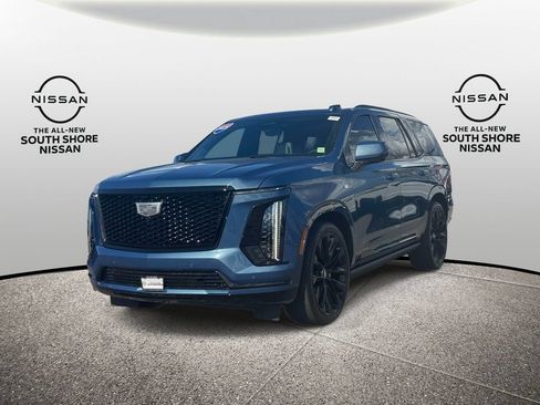 Used 2025 Cadillac Escalade Sport Platinum w/ LPO, ONYX Package AWD/4WD image 4