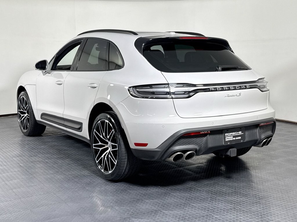 Certified 2023 Porsche Macan S AWD/4WD image 3