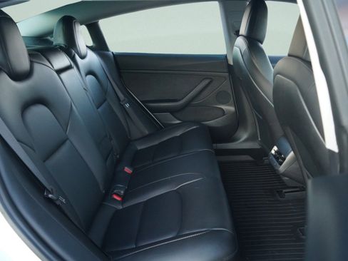 Used 2021 Tesla Model 3 Standard Range Plus image 43