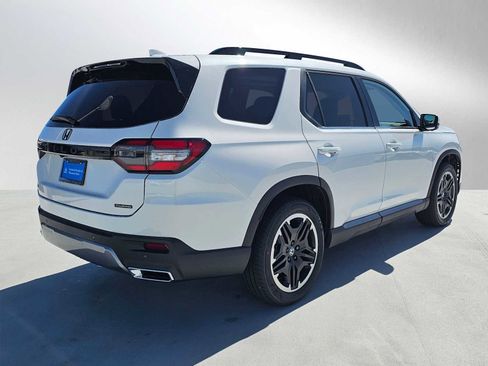 New 2026 Honda Pilot image 3