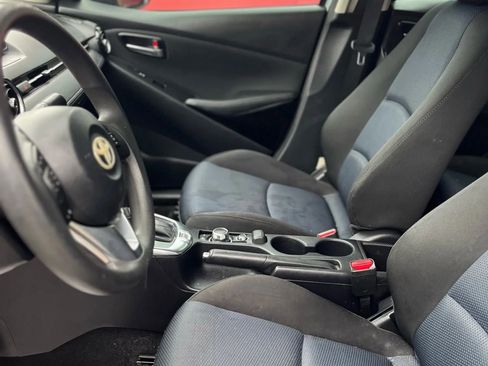 Used 2017 Toyota Yaris iA FWD image 2