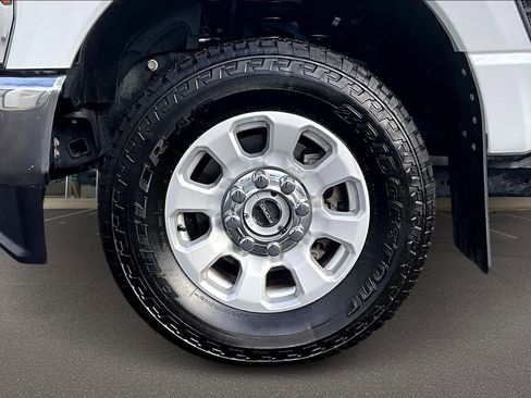 Used 2024 Ford F350 XLT w/ FX4 Off-Road Package image 8