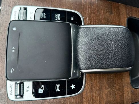 Used 2020 Mercedes-Benz GLE 350 image 26