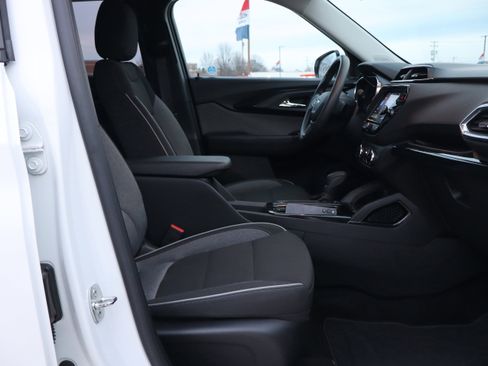 Used 2023 Chevrolet TrailBlazer LT w/ Convenience Package image 12