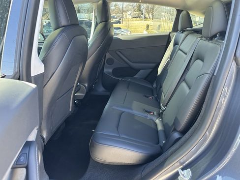 Used 2023 Tesla Model Y Performance image 13
