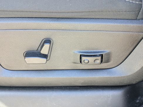 Used 2024 RAM 2500 Big Horn w/ Bed Utility Group image 19