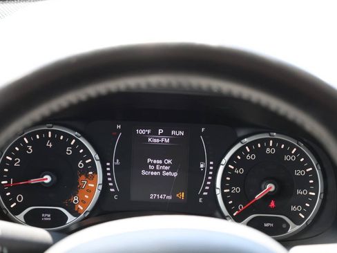 Used 2017 Jeep Renegade Latitude FWD image 19