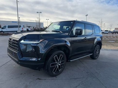 Used 2024 Lexus GX 550 w/ Accessory Package (Z1) image 3