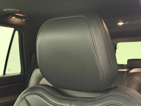 Used 2023 Lincoln Navigator L Standard Sport Utility 4D image 40