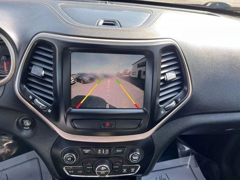 Used 2016 Jeep Cherokee Limited AWD/4WD image 16